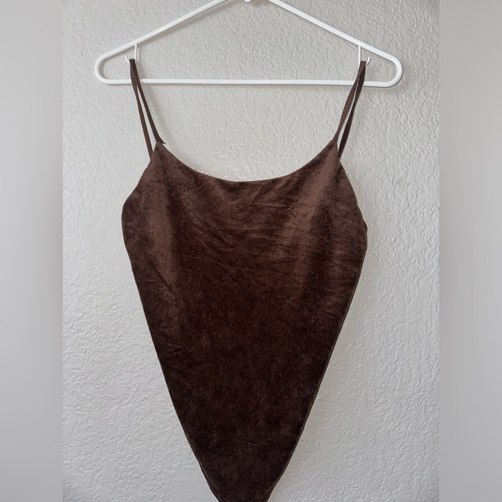 Backless v shaped top